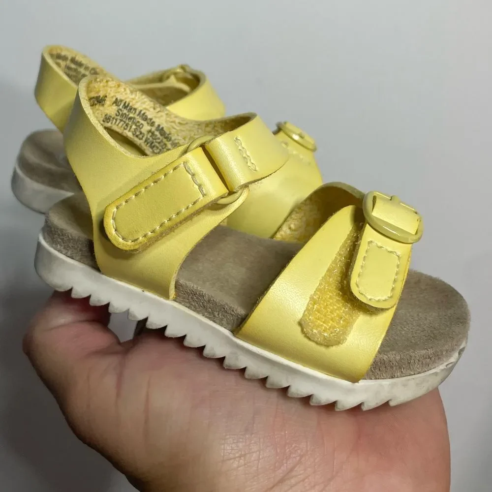 5 for $25🔥Wonder Nation Pale Yellow Strappy Sandals Baby Size‎ 2